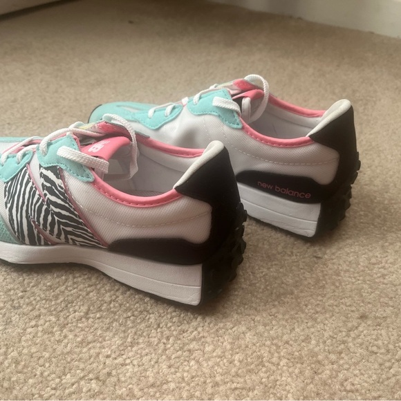 New Balance Pink and Blue Zebra Striped 4.5 - Picture 3 of 5